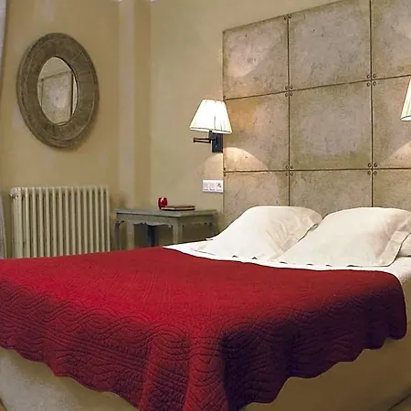 Plaza Hotel 2*